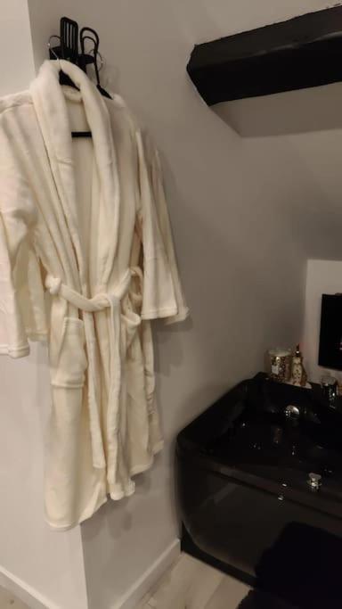 Logement Romantique Et Cosy Charleroi Exterior foto